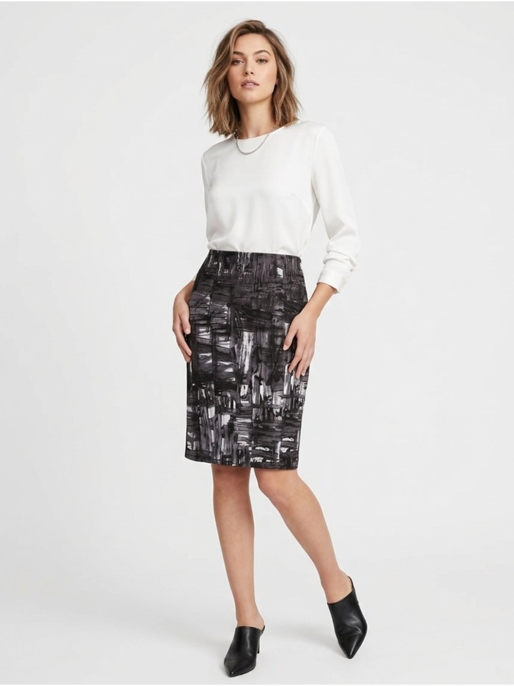 Vince Black and White Abstract Printed Silk High Waisted Skirt Size 4 Office